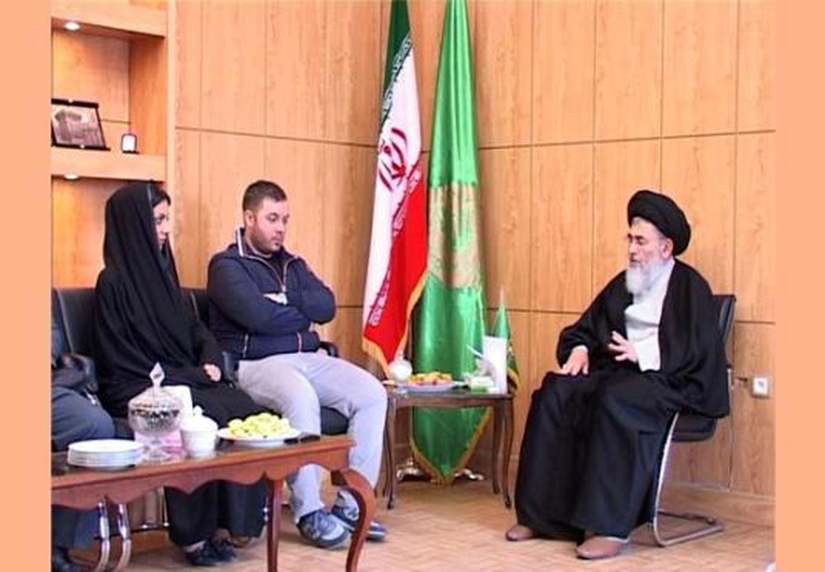 جوان ایتالیایی در شاهچراغ مسلمان شد