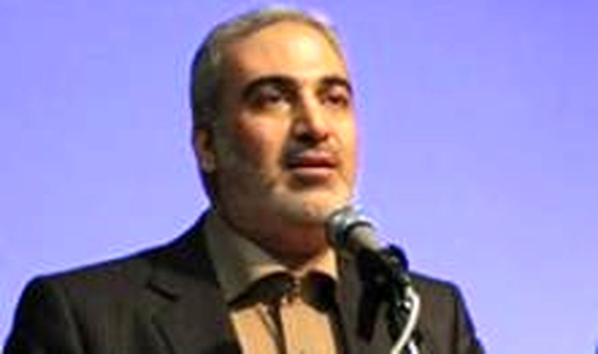 اولویت دولت باید ایجاد ثبات در بازار و اقتصاد کشور باشد