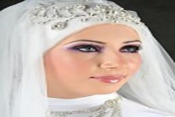 یک شب آرایش عروس برابر با یک ماه حقوق!