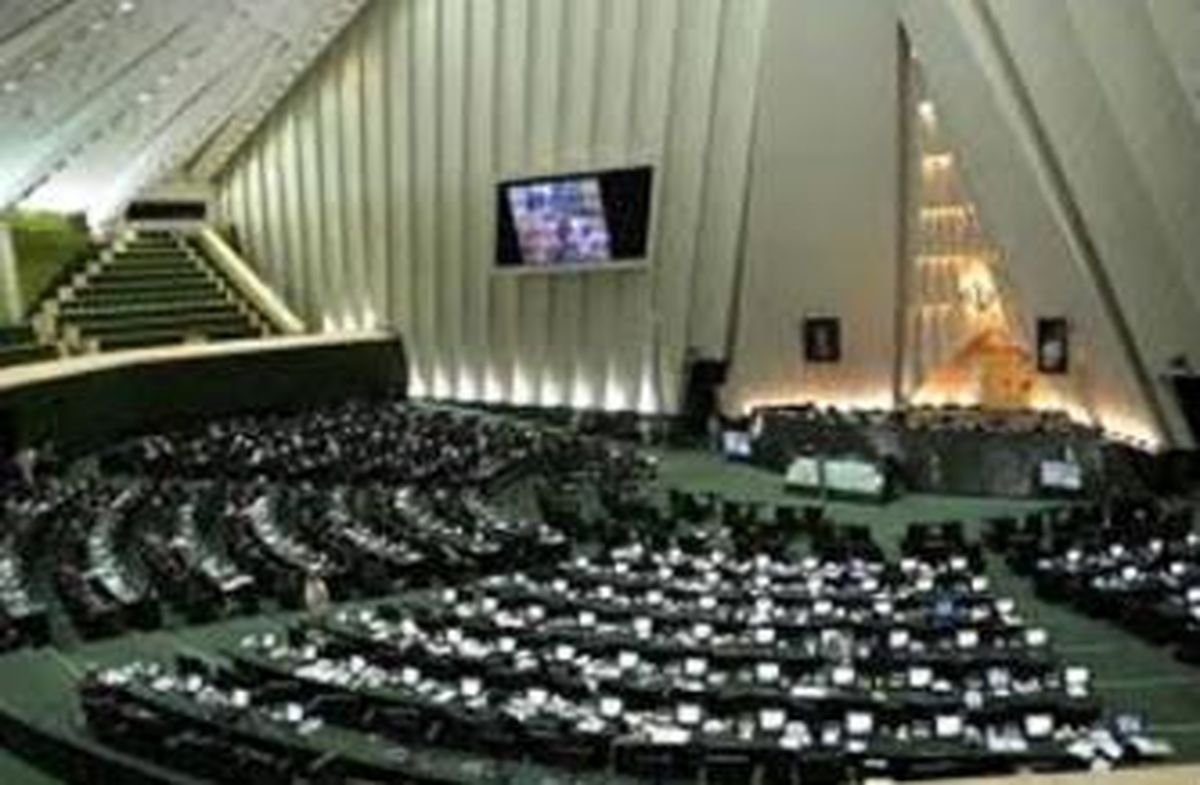 تذکر ۲۸ نماینده به وزیر کشور درباره ممانعت از تجمع روز عفاف و حجاب / انتقاد ۴۰ نماینده از لغو سخنرانی سید حسن خمینی(ره) در بروجرد