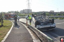 واژگون شدن پژو 206 در بزرگراه ستاری 