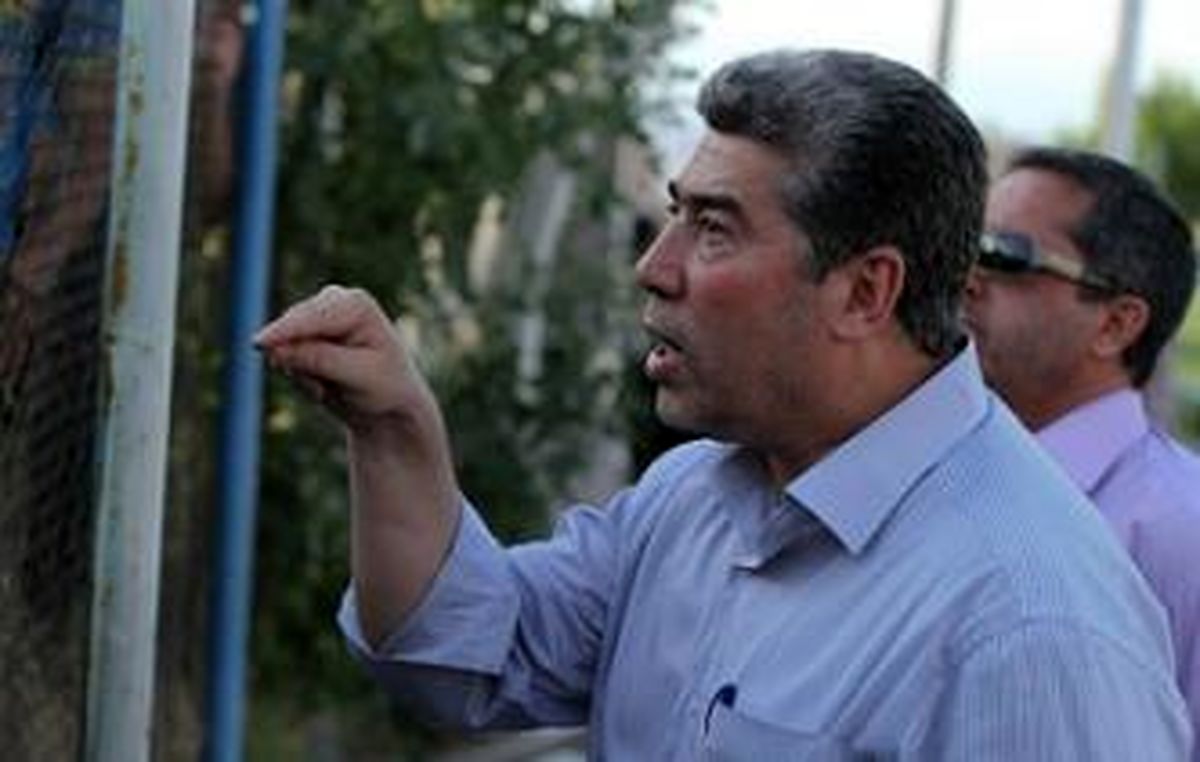 یکسان سازی قراردادها امکانپذیر نیست / انصاری فرد و کریمی بازیکنان میلیاردی تراکتور سازی هستند