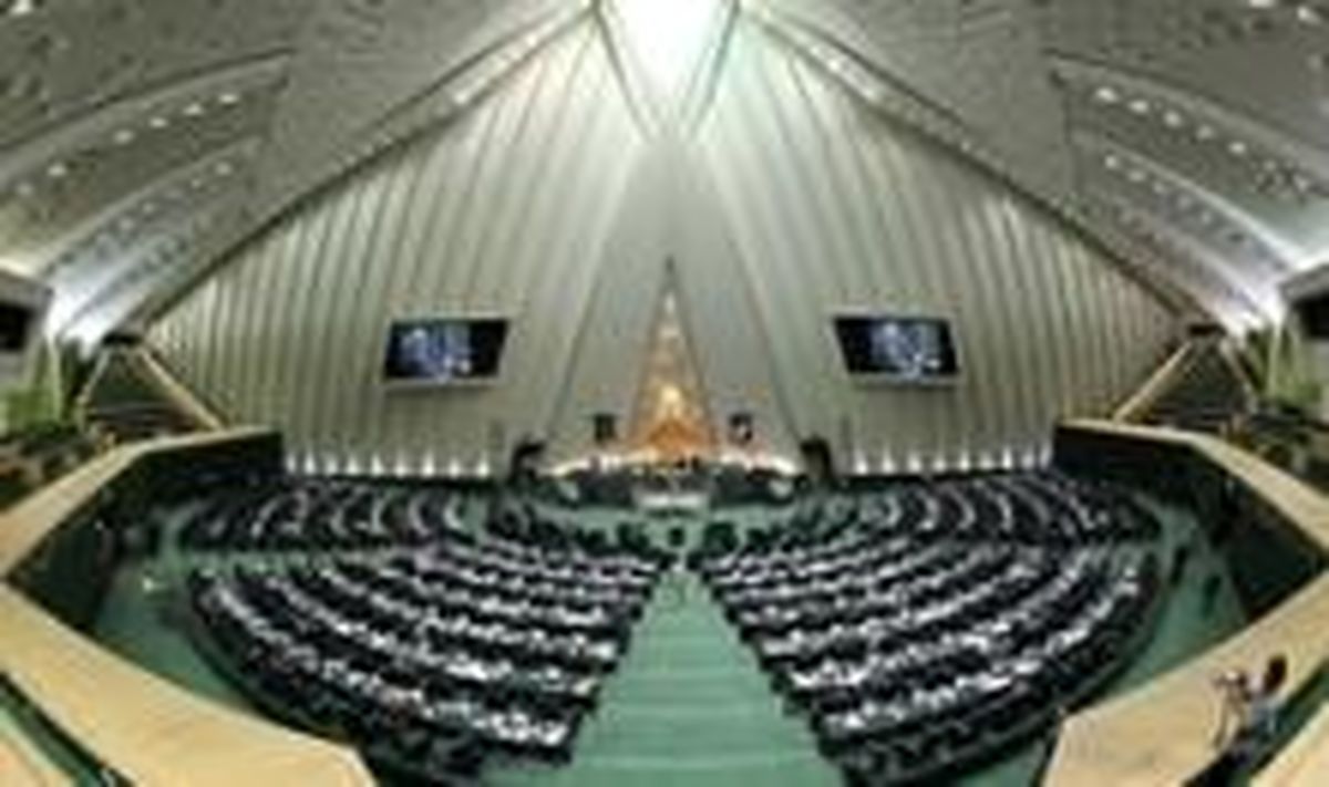 مجازات حبس تعزیری درجه ۶ در انتظار مالیات دهندگان متخلف