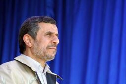 احمدی نژاد از اردوگاه راهیان نور فاطمه الزهرا(س) خوزستان بازدید کرد