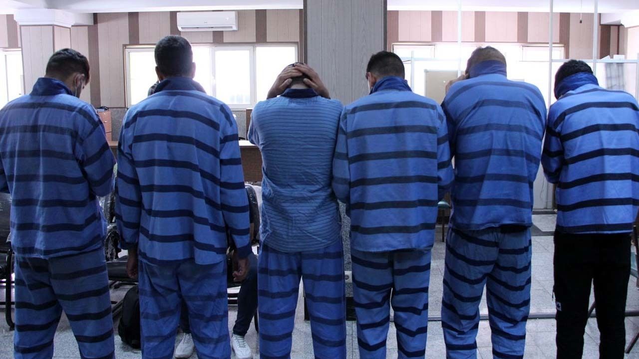 سارقان خشن پایتخت دستگیر شدند/ کشف ۲۸۵ موبایل سرقتی