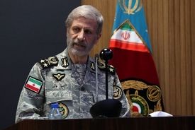 تهدید دشمن را تمام شده تلقی نمی‌کنیم