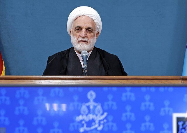 بدون تردید منشاء جنایاتی مانند حمله به دادگستری زاهدان، آمریکاست