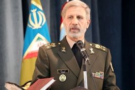 
فرمانده کل ارتش: ارتش آماده مقابله با تهدیدات در هر سطحی است
