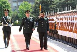 در جریان سفر به پکن با مقامات چینی قرارداد نظامی امضا نکردیم