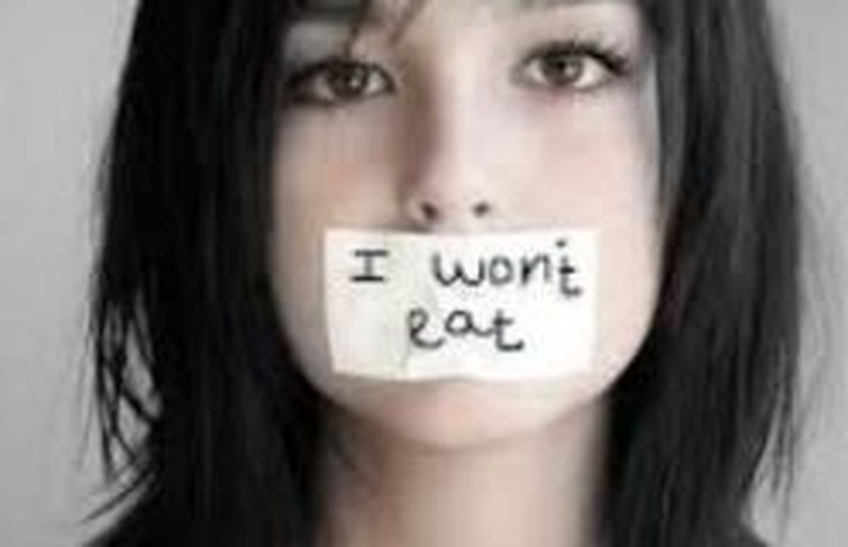 ۸ خوردنی مفید برای دندان ها