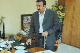 خشکسالی است و با بی پولی راه را طی می کنیم