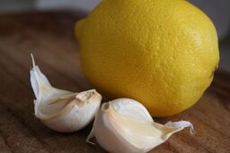 درمان چربی خون با سیر و لیمو ؛ فرمول معجون اینجاست