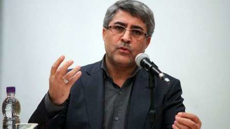 روحانی آماده سفر می شود