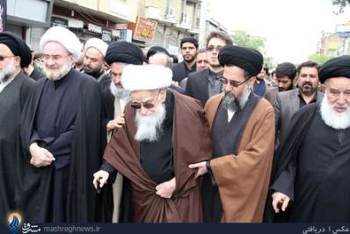 تصاویر / پیاده روی آیت الله صافی گلپایگانی به سمت حرم حضرت معصومه