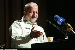 هیچ گروهی نباید به خودش اجازه دهد بدون اخذ مجوز تجمعی را برگزار کند