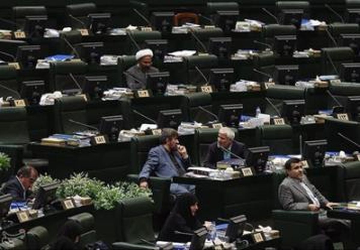 توزیع سیم کارت های عربستانی در فرودگاه مهرآباد بین حجاج