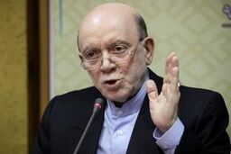دولت باید در پذیرش هیئت های اروپایی احتیاط کند