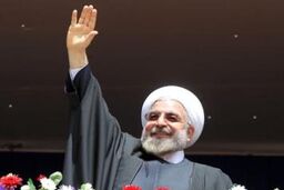 روحانی در اجتماعی بزرگ کارگران حضور یافت