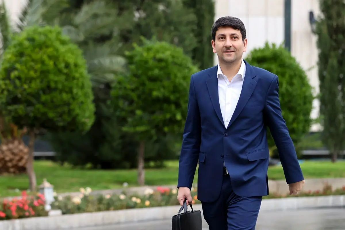 نامه وزیر ارتباطات درباره سیم‌کارت‌های سفید
