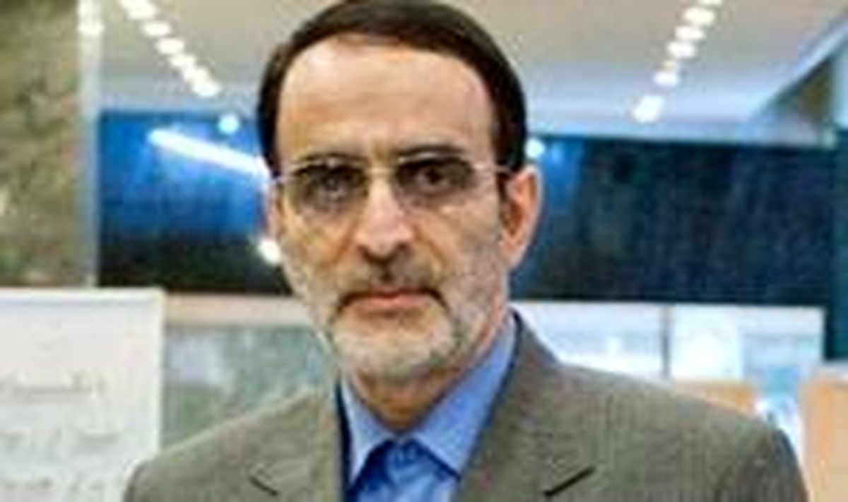عده ای در داخل از خط قرمزها گذشته اند / دیدار برخی از وزرا با خاتمی توهین به مردم بود