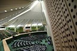 فوریت بازنگری در مقررات استخدامی و اداری دهیاری ها و شهرداری ها در مجلس تصویب شد