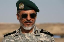 بازدید دریادار سیاری از پایگاه تکاوران دریایی منجیل