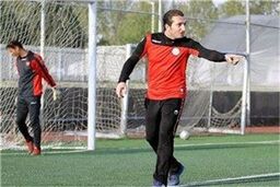 ادموند بزیک: پرسپولیس دربی را می برد