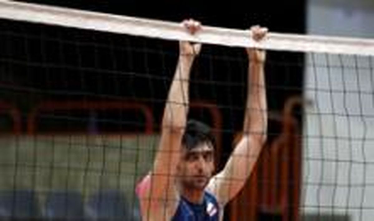 دومین بازیکن متین هم به بیمارستان منتقل شد