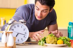 با رژیم فستینگ ۱۴/۱۰ سه کیلو وزن در هفته کم کن