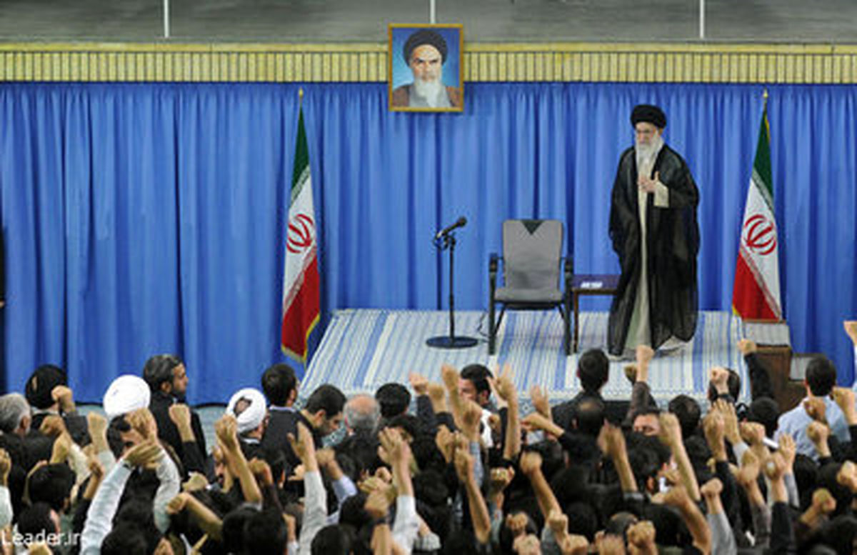 در هر شرایطی، با نگاه واقع بینانه به دنبال آرمانها باشید / تکلیف گرایی هیچ منافاتی با دنبال نتیجه بودن ندارد