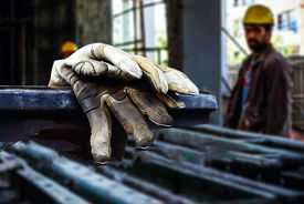 کارگران نخستین گروهی هستند که در رکود اقتصادی آسیب می‌بینند