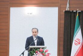 
عراقچی: همواره آماده گفت‌وگوهای شرافتمندانه و عادلانه بوده‌ایم
