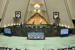 جلسه غیرعلنی مجلس با سرلشکر موسوی و عراقچی 