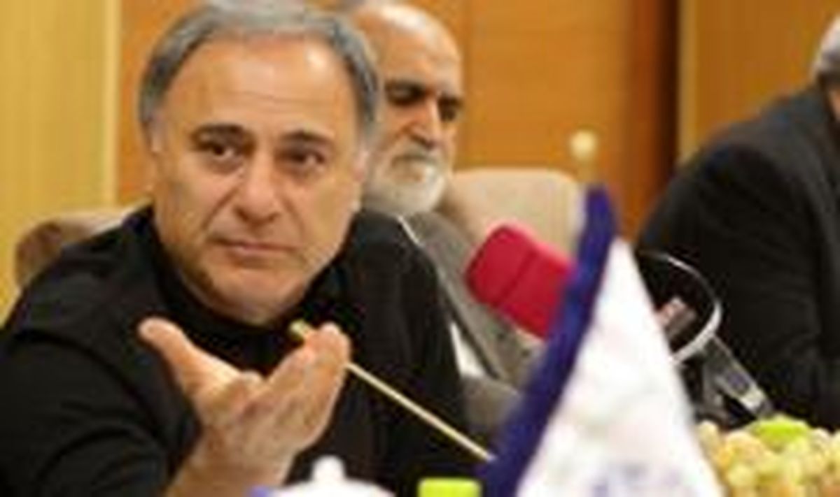 رحیمی: با هیچ بازیکنی مشکل ندارم / بدهی پرسپولیس را از طریق بانک می دهیم!