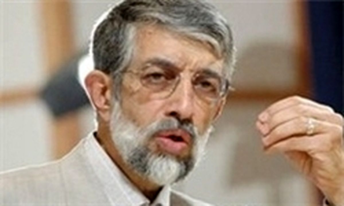 درباره علی جنتی در مجلس نظر می‌دهیم