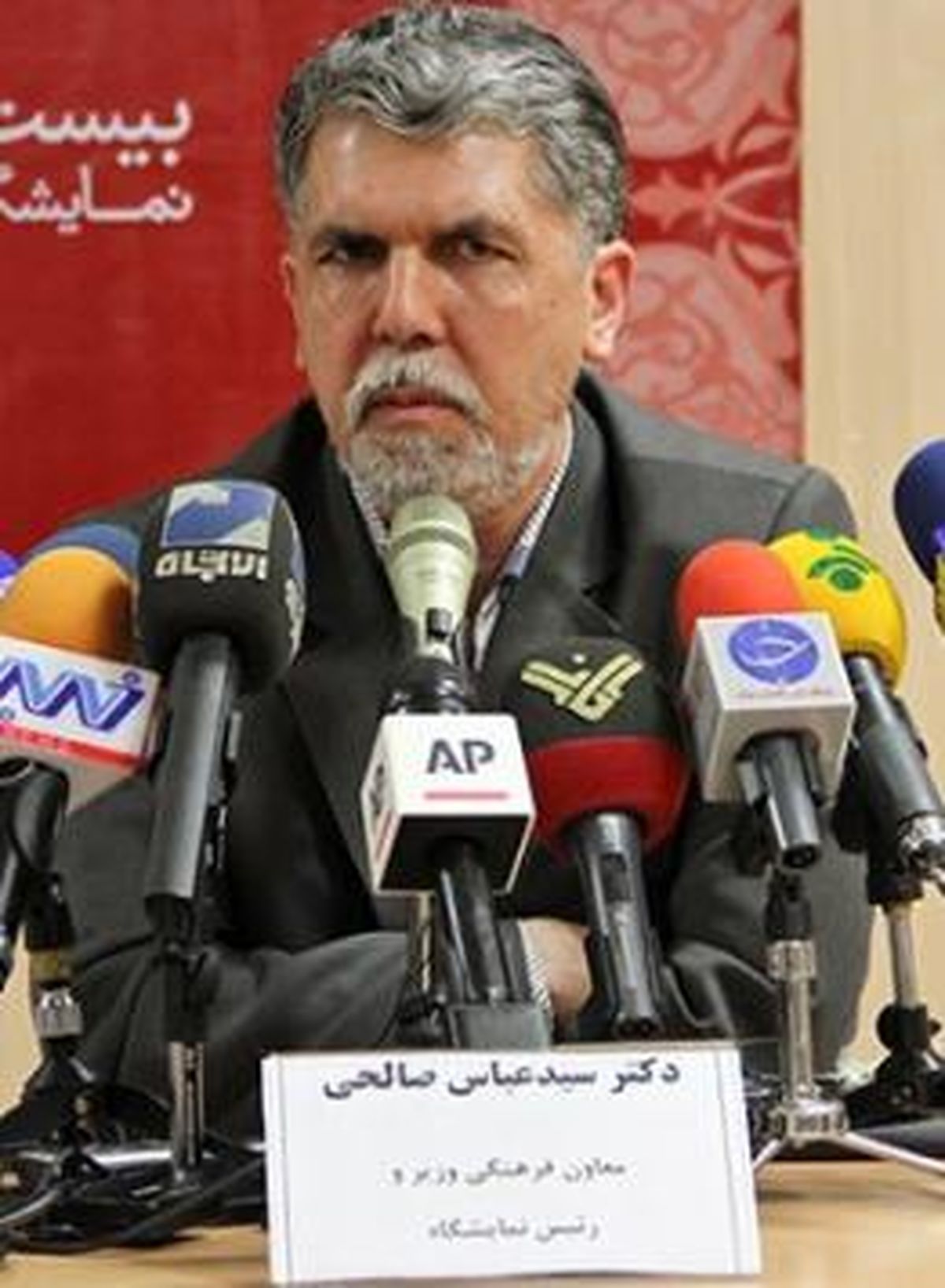 هر کتابی مجوز نشر داشت به نمایشگاه می آوریم / فرصت نشد " هاشمی ۸۸ " را بخوانم