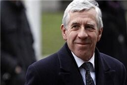 استراو: روحانی چانه‌زنی را بلد است