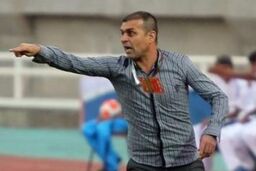 ویسی: ۱۴ بازیکن استقلال خوزستان را کنار می گذارم